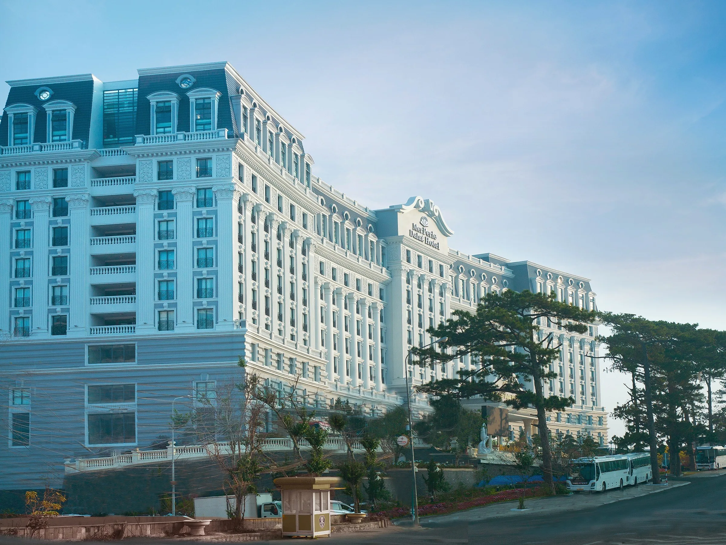 MerPerle Dalat Hotel · chi tiết kiến trúc nội thất
